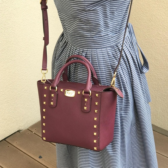 Authentic Michael Kors small studded sandrine - Picture 7 of 7